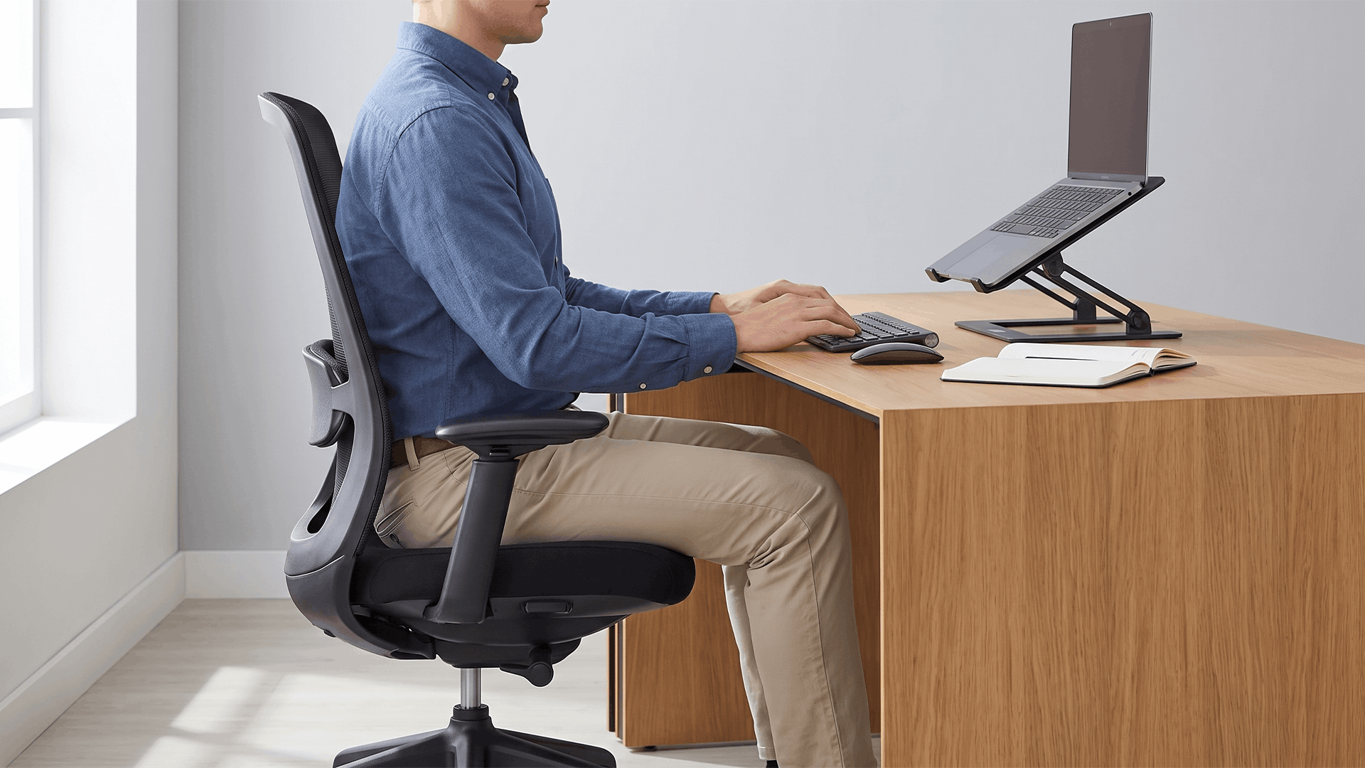 Ergonomische werkplek instellen: bureaustoel en bureau op de juiste hoogte