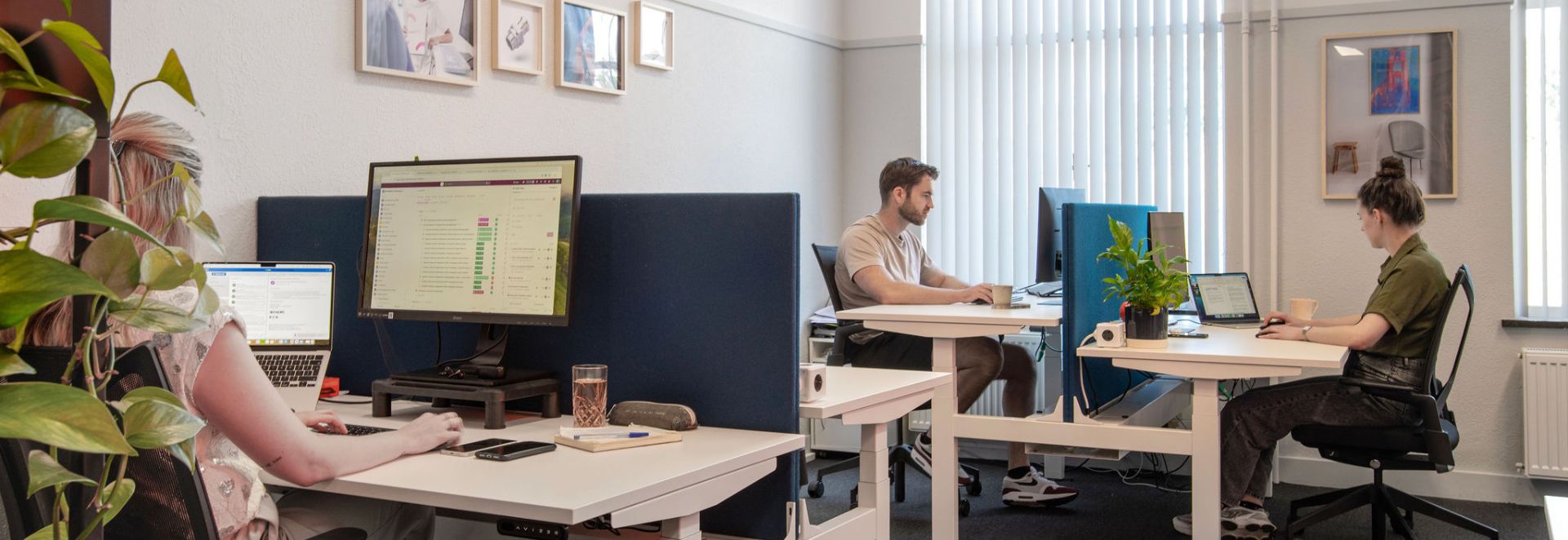 Complete kantoorinrichting voor BRANDRS